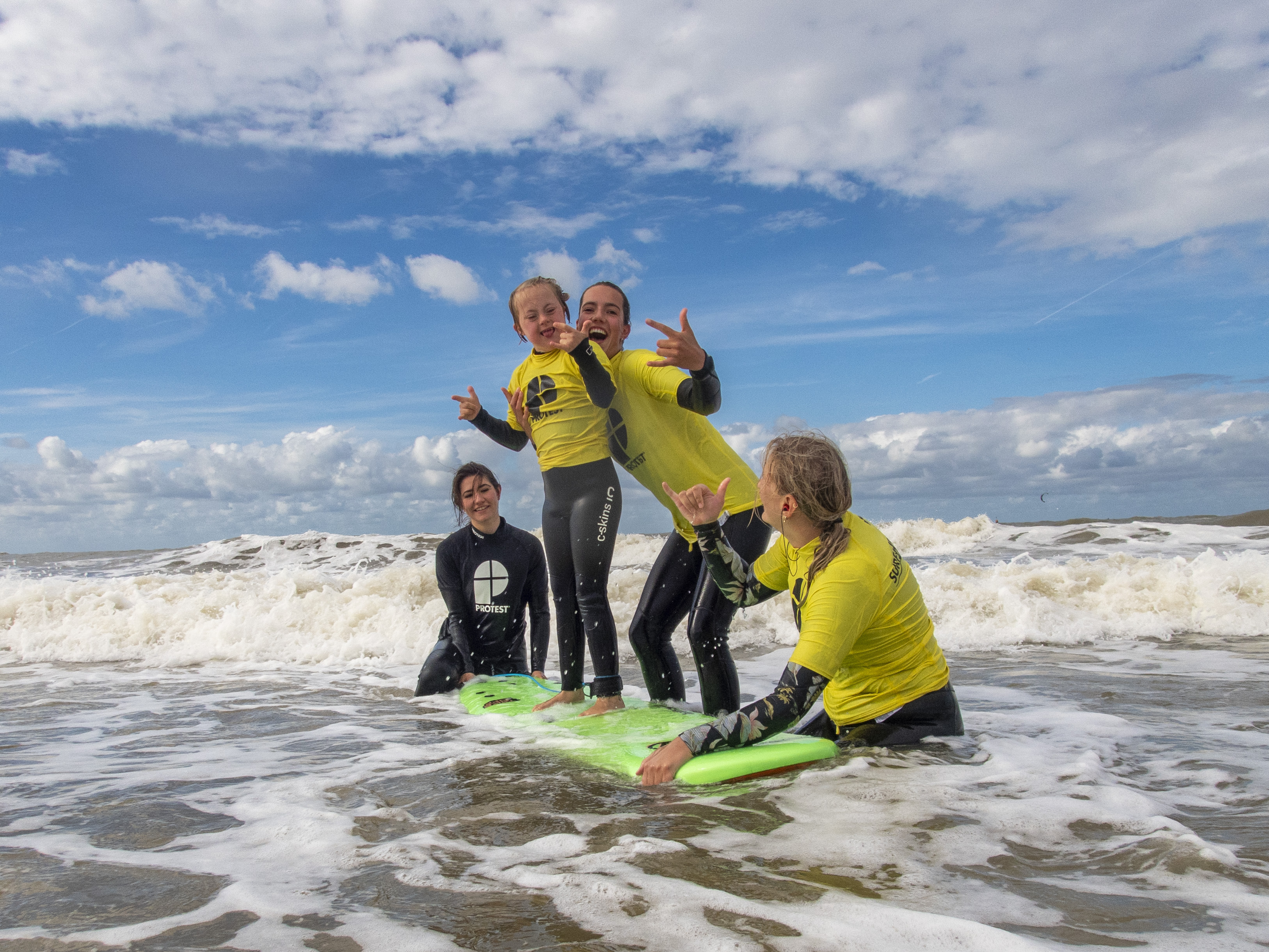 Protest unterstützt Stiftung Surf Project
